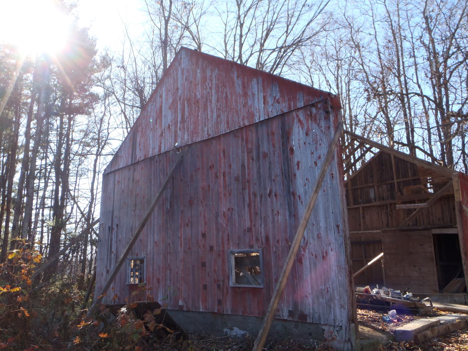 A side view of the Tekonsha barn