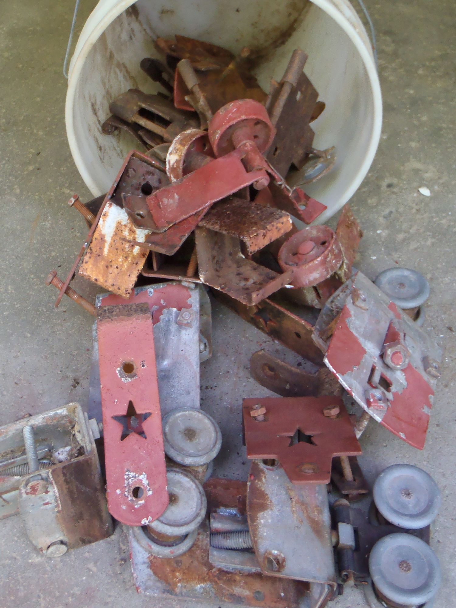 An assortment of star brackets and strap star brackets